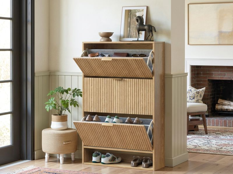 Oak Tall 3-Drawer Fluted Shoe Cabinet